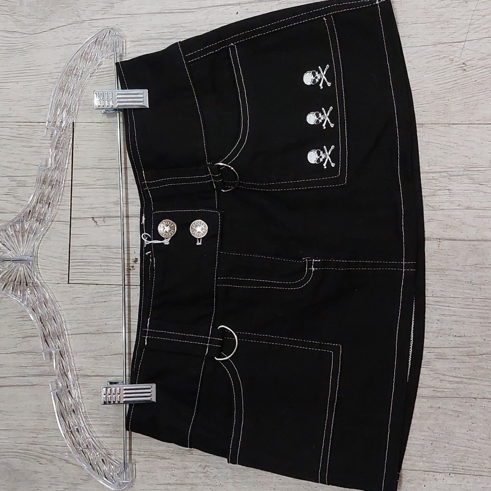 Serious Los Angeles mini skirt